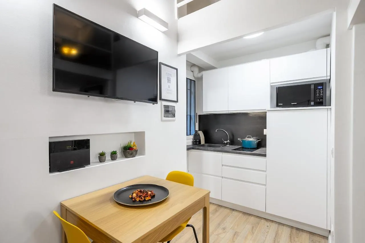 Διαμέρισμα Heart Of Porta Venezia - Cozy City Loft - 2Mts To M4 Metro Μιλάνο